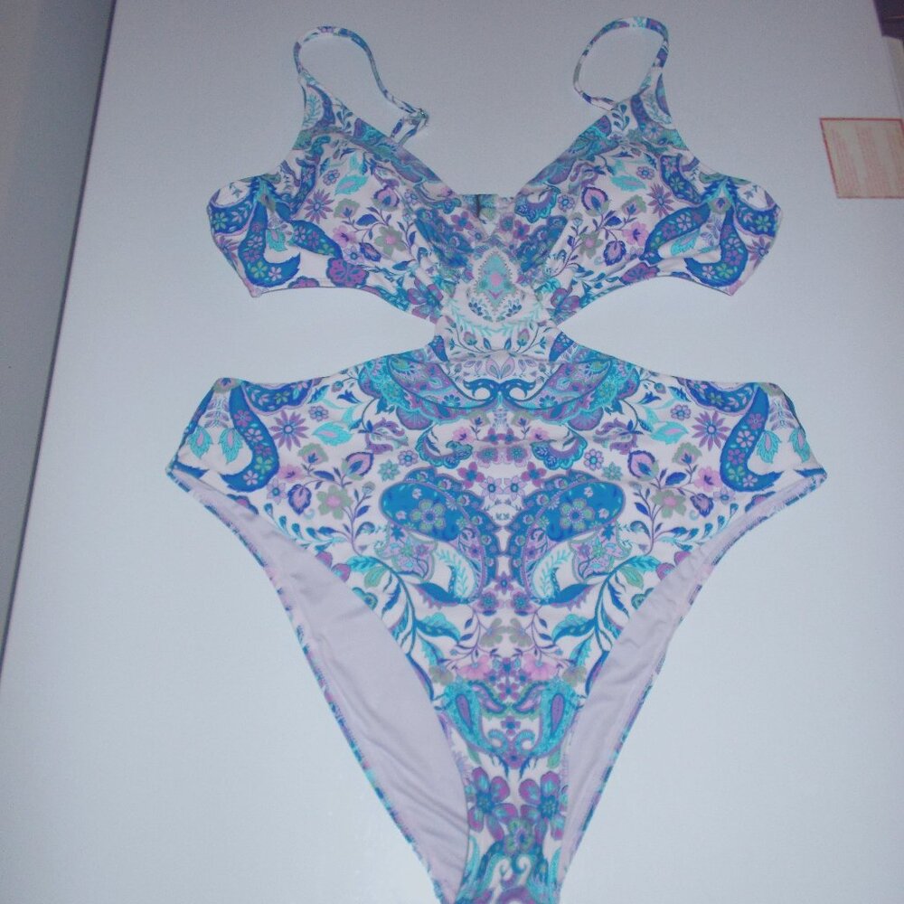 NWOT Cupshe blue paisley cutout sexy swimsuit XL